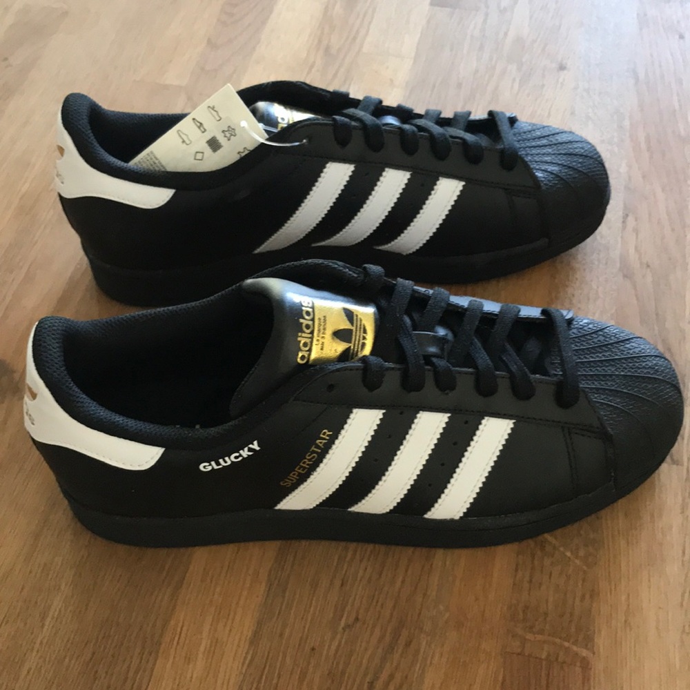Never worn Adidas Superstar Men’s